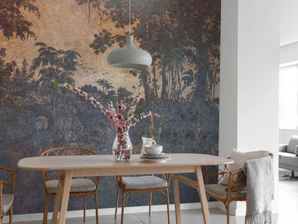 Verweerd oerwoud in schemerlicht