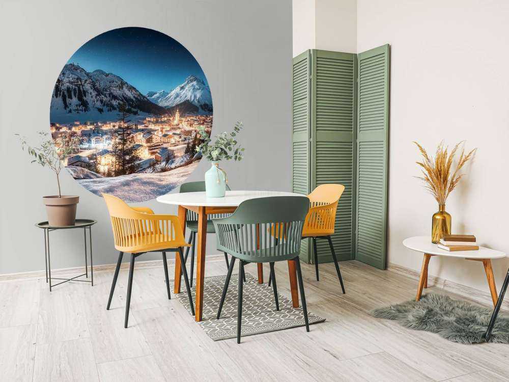 Fonkelend alpendorp onder sterrenhemel