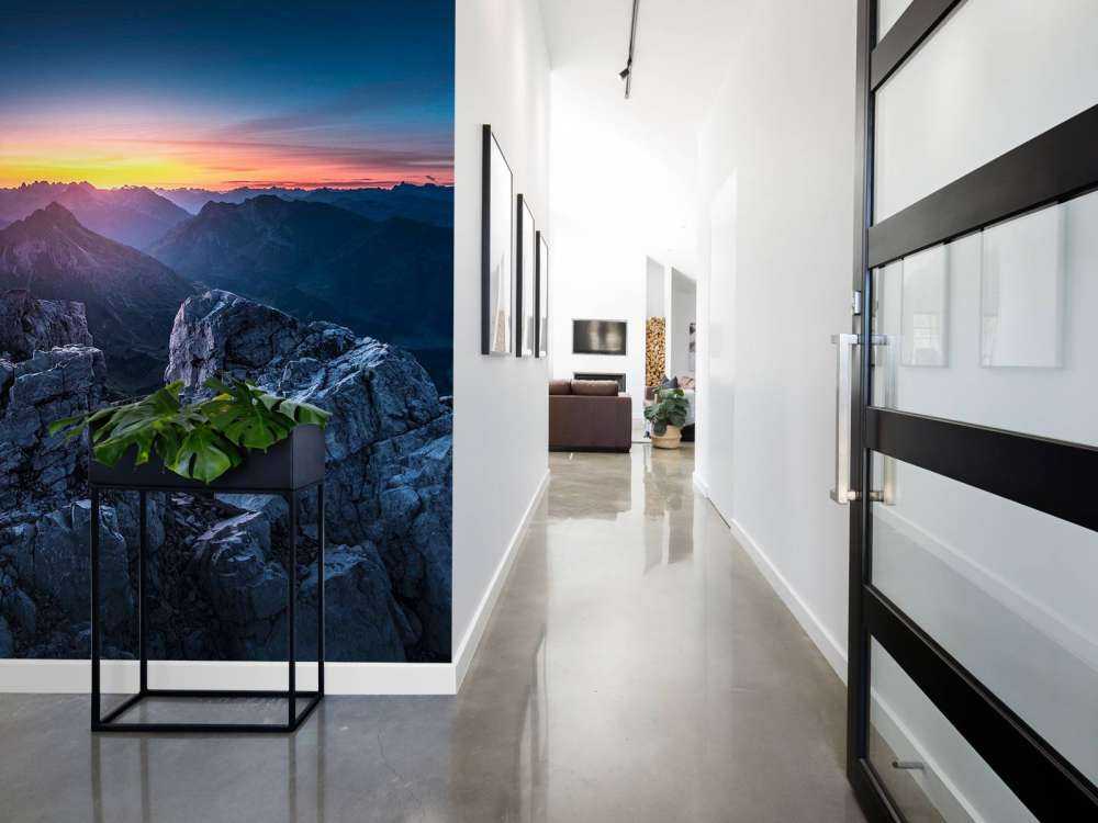 Rotsachtig uitzicht bij zonsopkomst