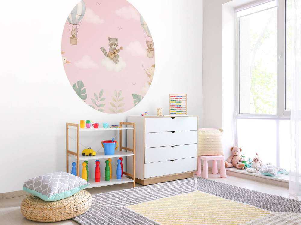 Luchtspel in roze wolkenlucht