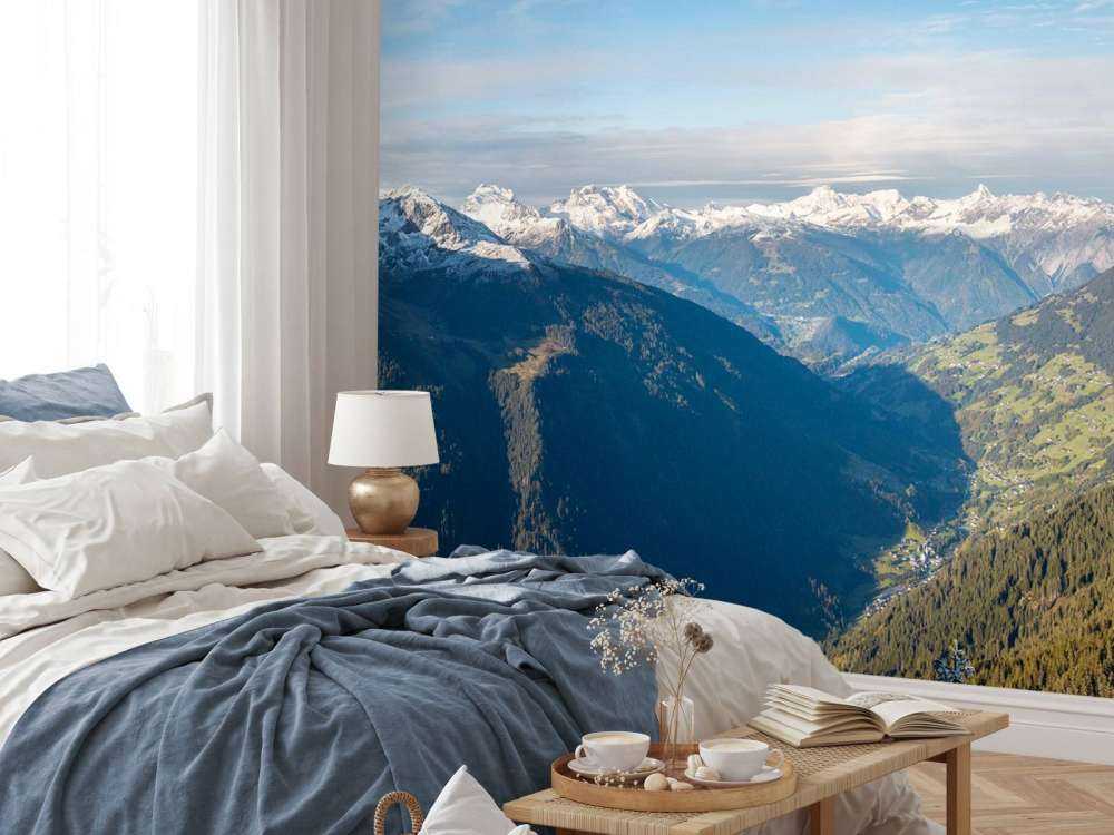 Panorama over besneeuwd alpendal