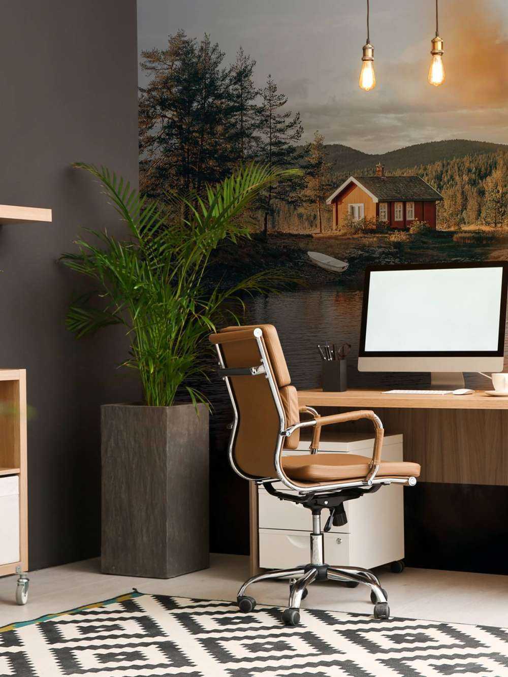 Rood huis bij het meer