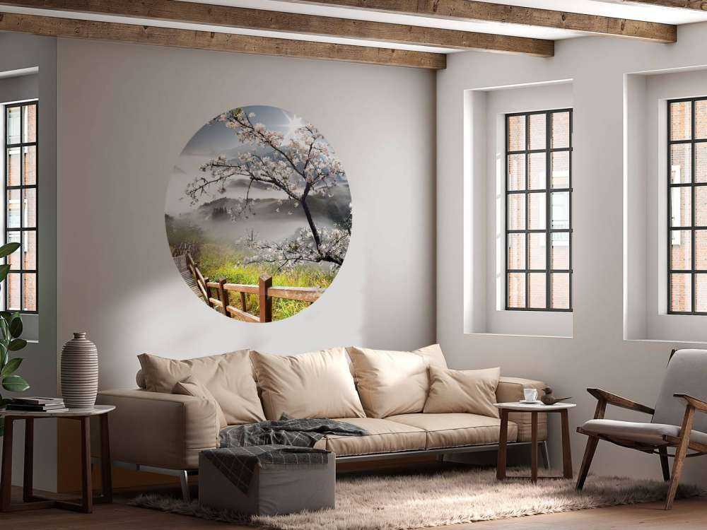 Berg met brug naar Bloesem