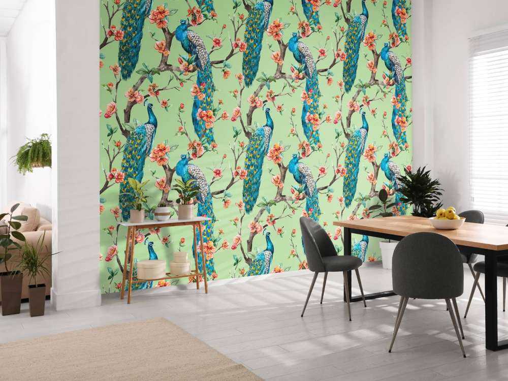 Pauw met tuinbloesem