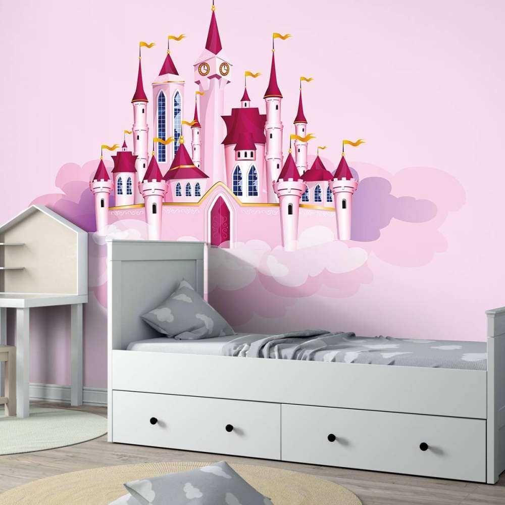 Roze kasteel in de wolken