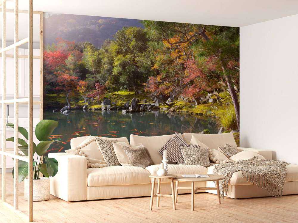 Vijver met tropische vissen in Japan