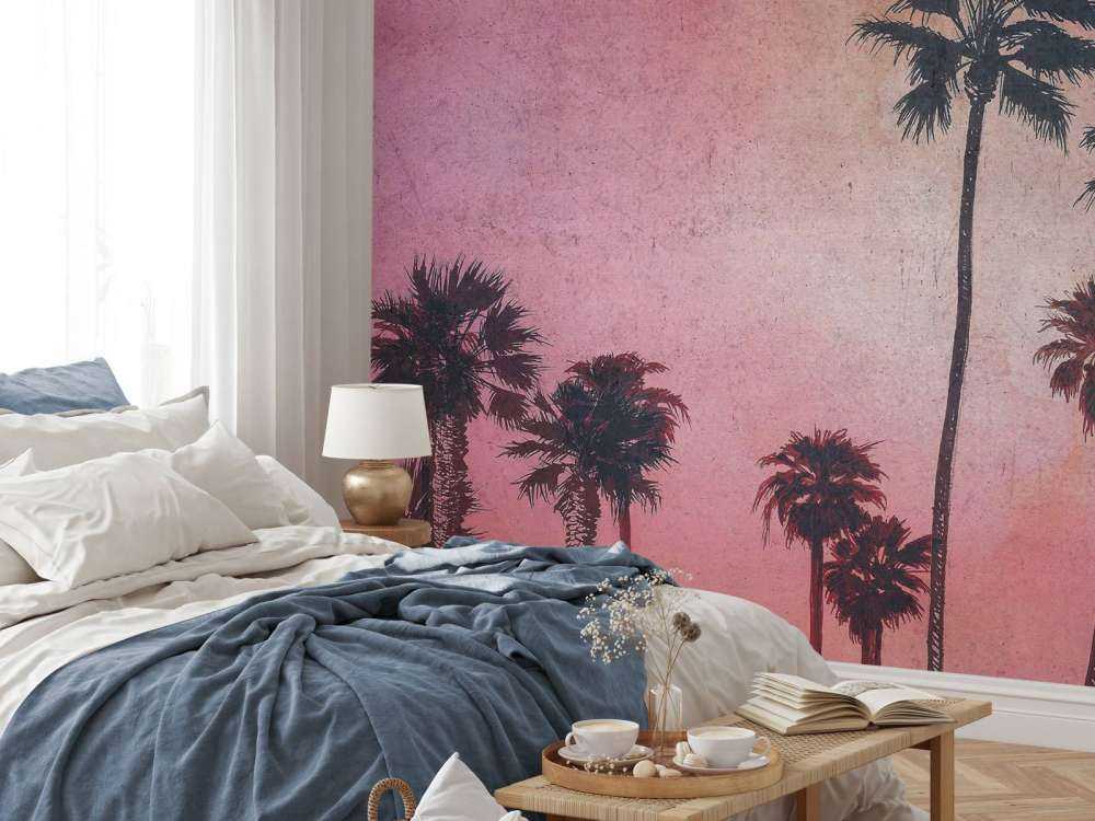 Palmbomen in roze avondgloed