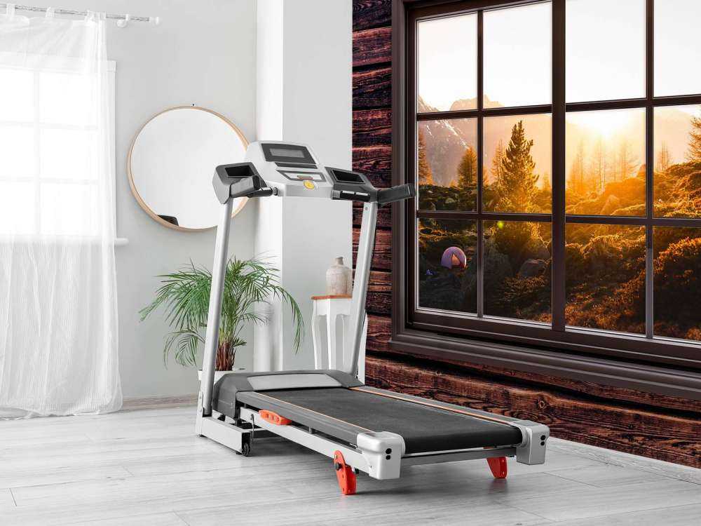 Zonsopkomst in bergvallei