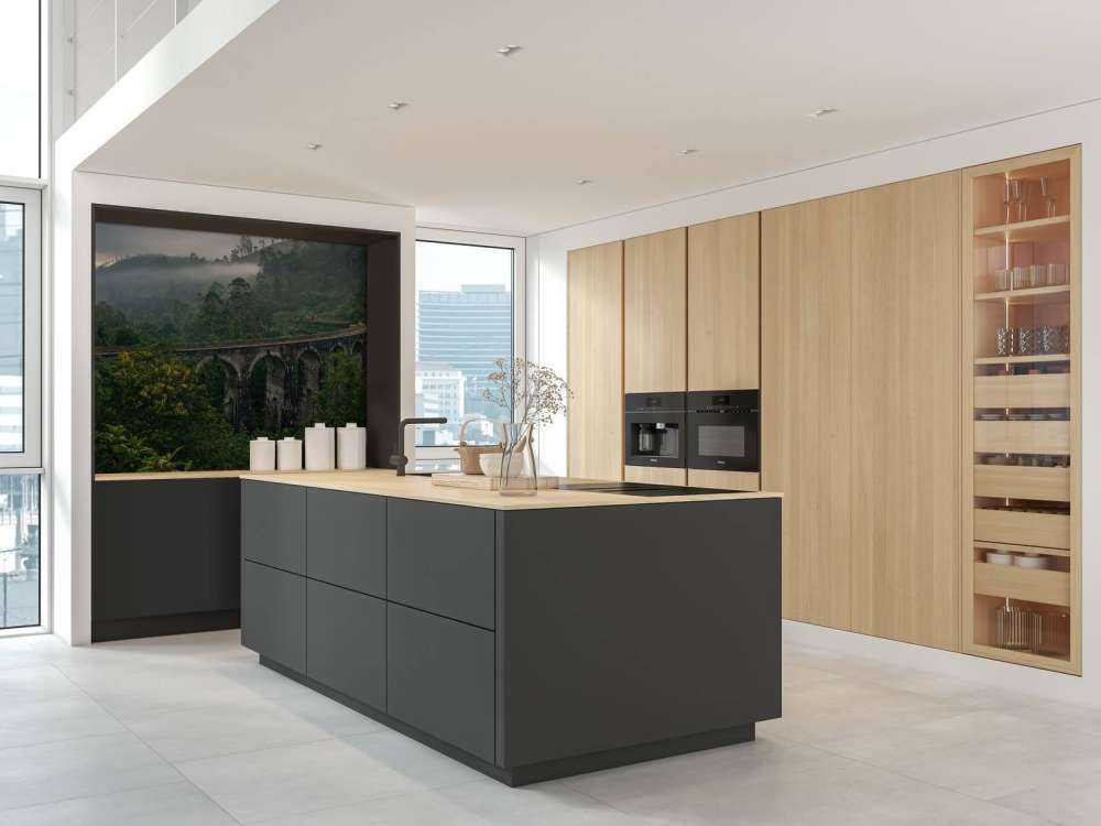 Spoorbrug door de jungle