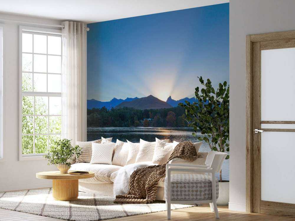 Groot meer bij zonsopkomst