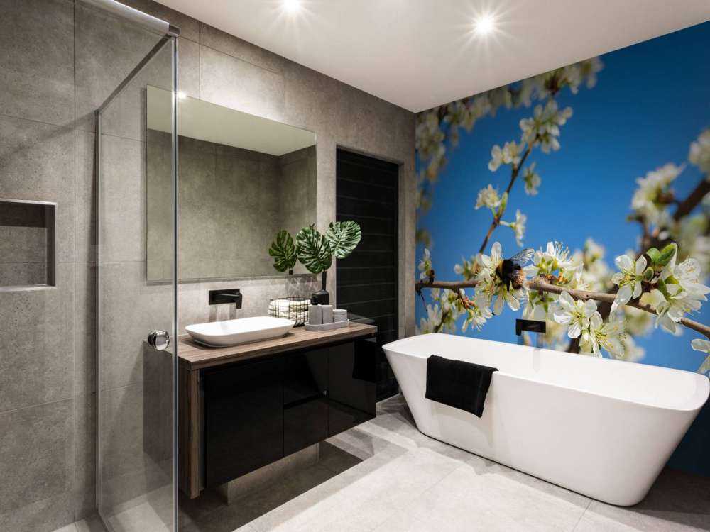 Hommel met witte bloesems