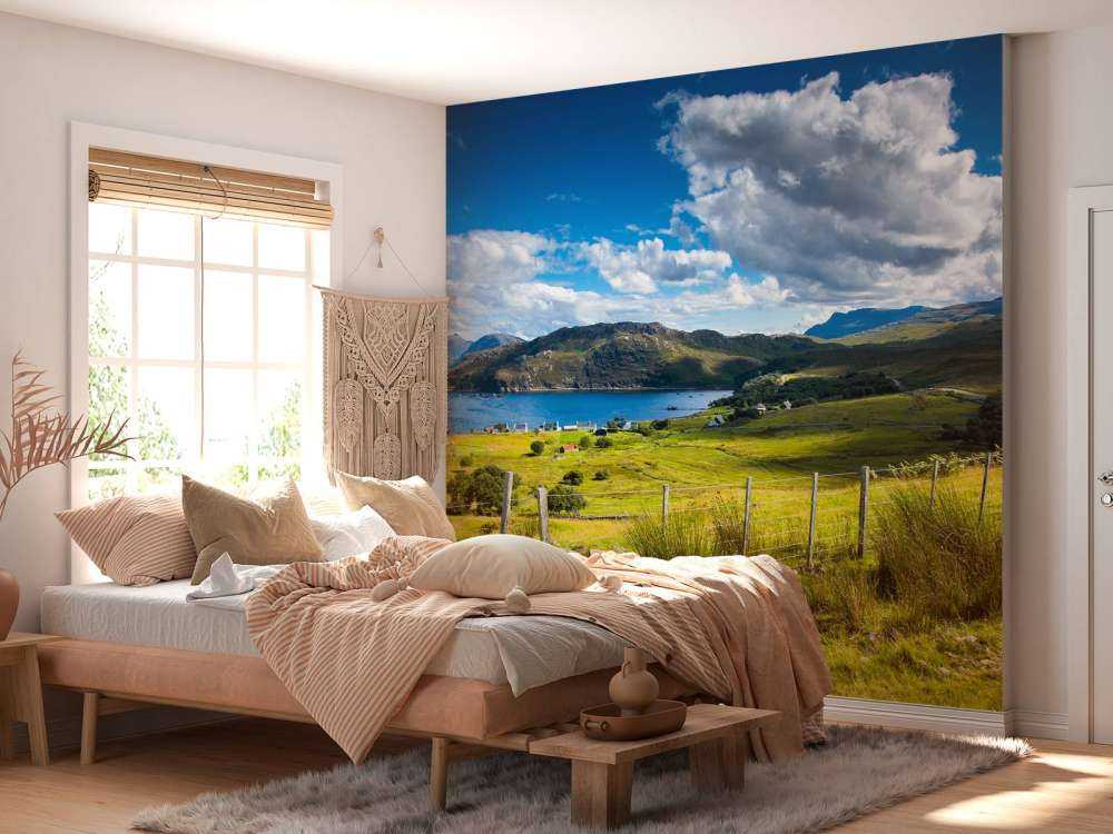 Afgelegen weilanden in een berglandschap