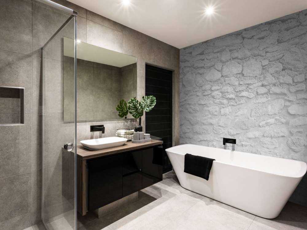 Lichte muur met grove stenen