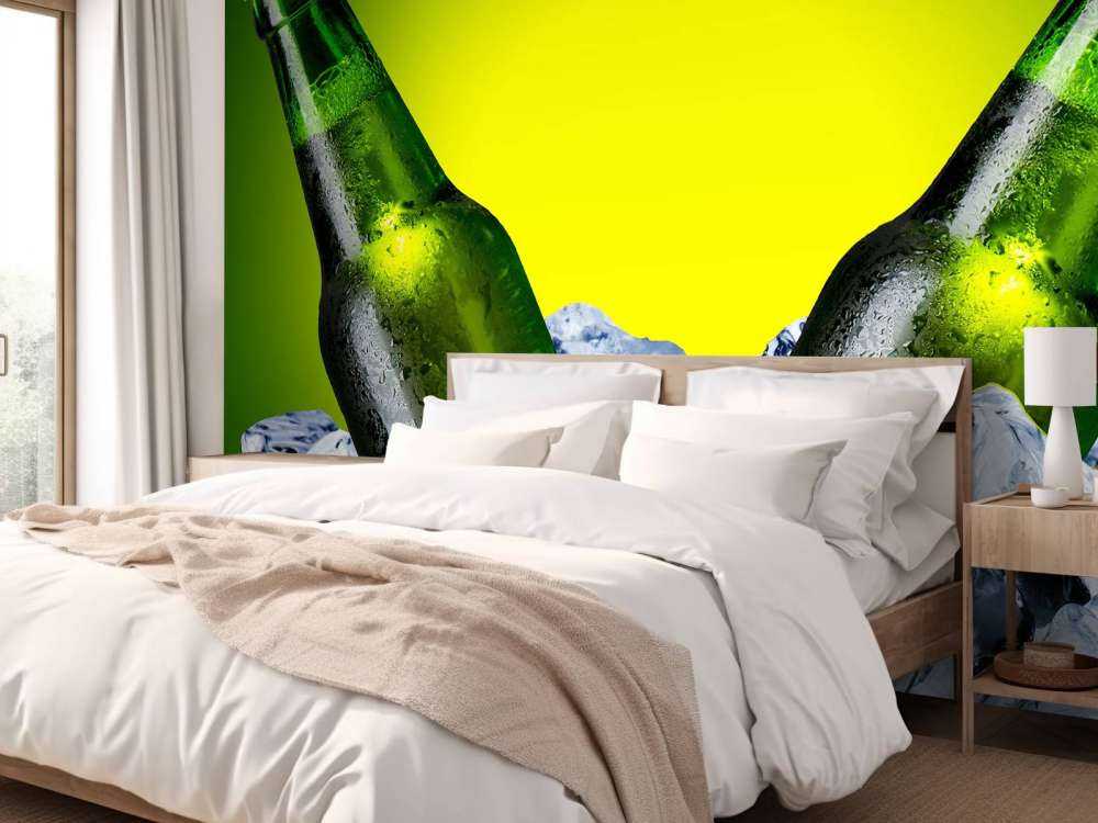 Groene bierflesjes met een groene achtergrond