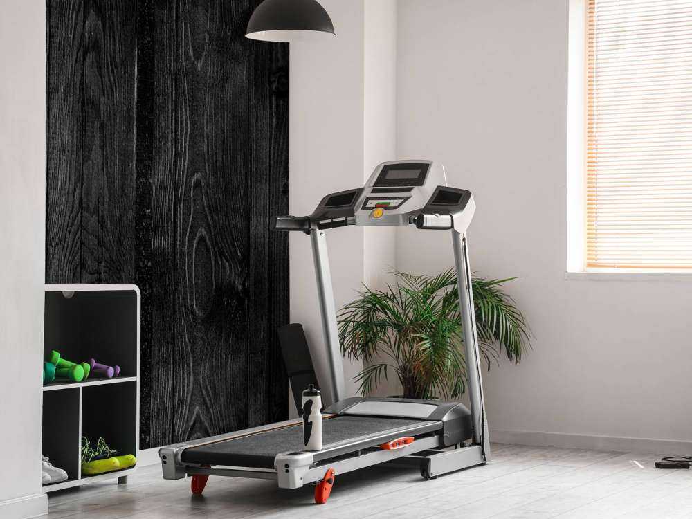 Donkere verticale planken