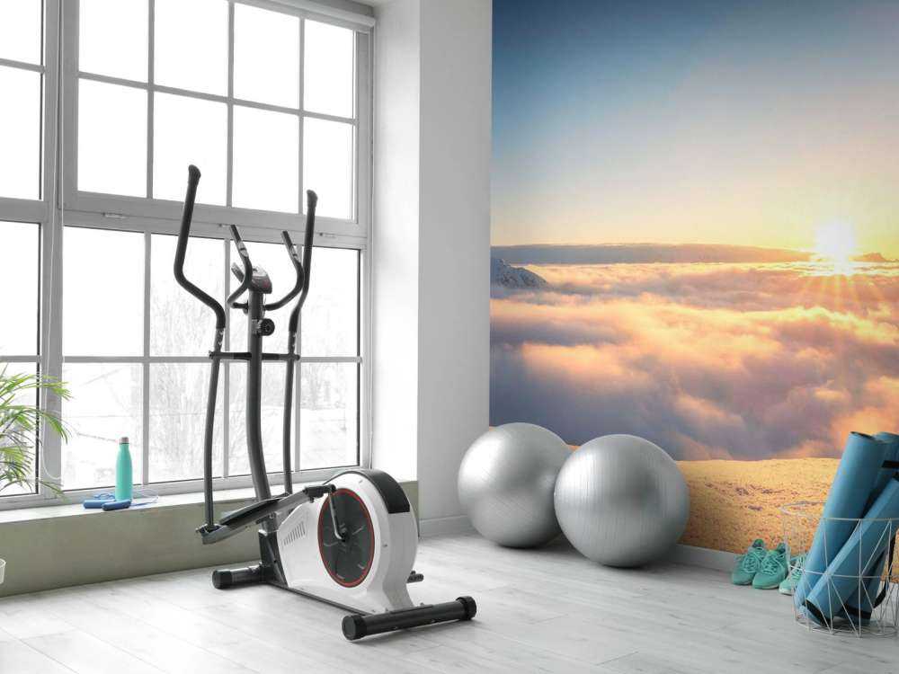 Zonsopkomst boven de winterbergen