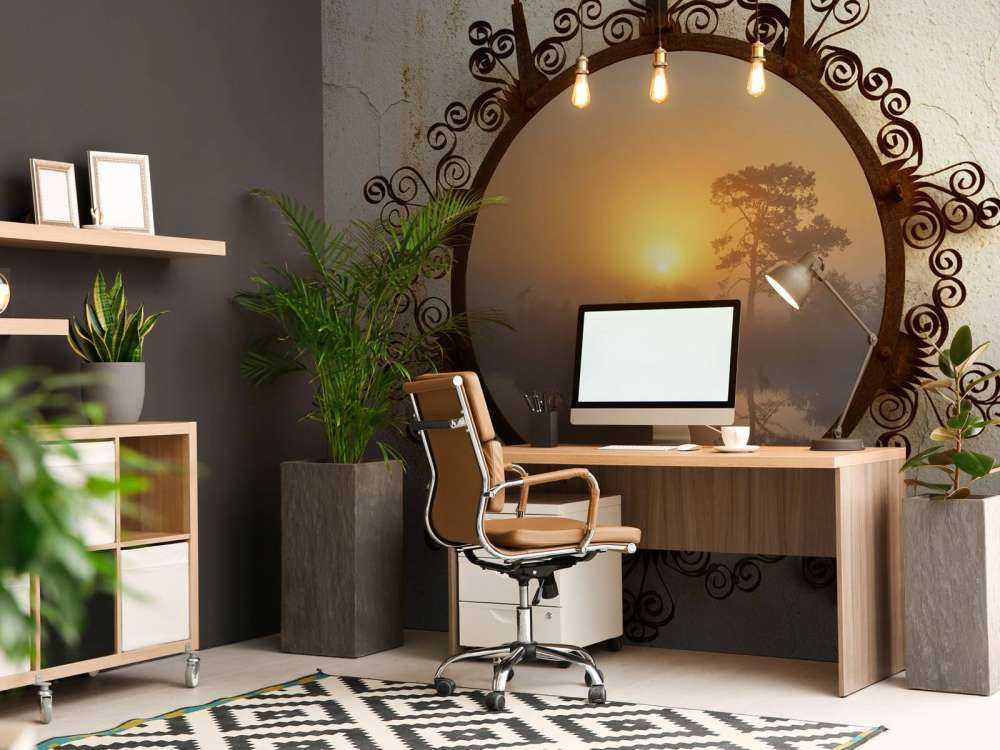 Zonsopkomst boven mistig meer