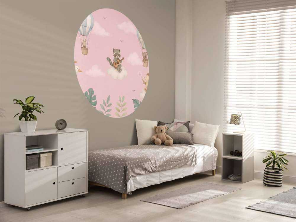 Luchtspel in roze wolkenlucht