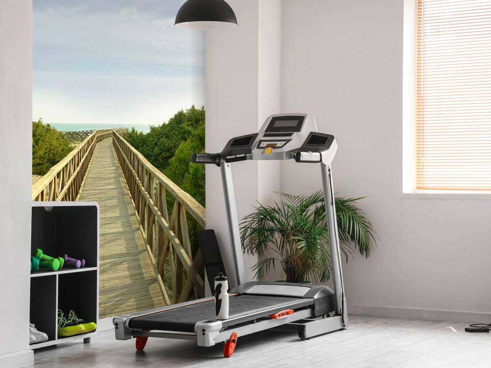 Steiger naar het strand