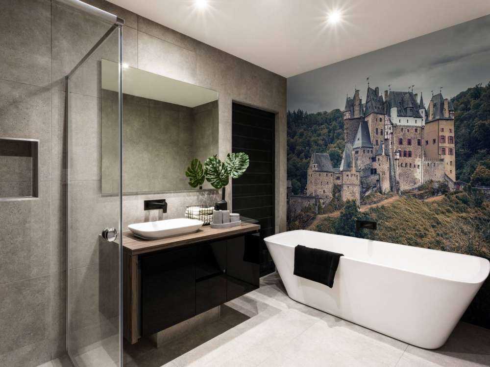 Kasteel tussen groene heuvels