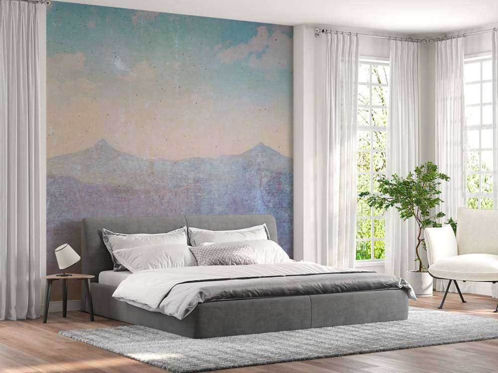 Vervagend berglandschap in ochtendlicht