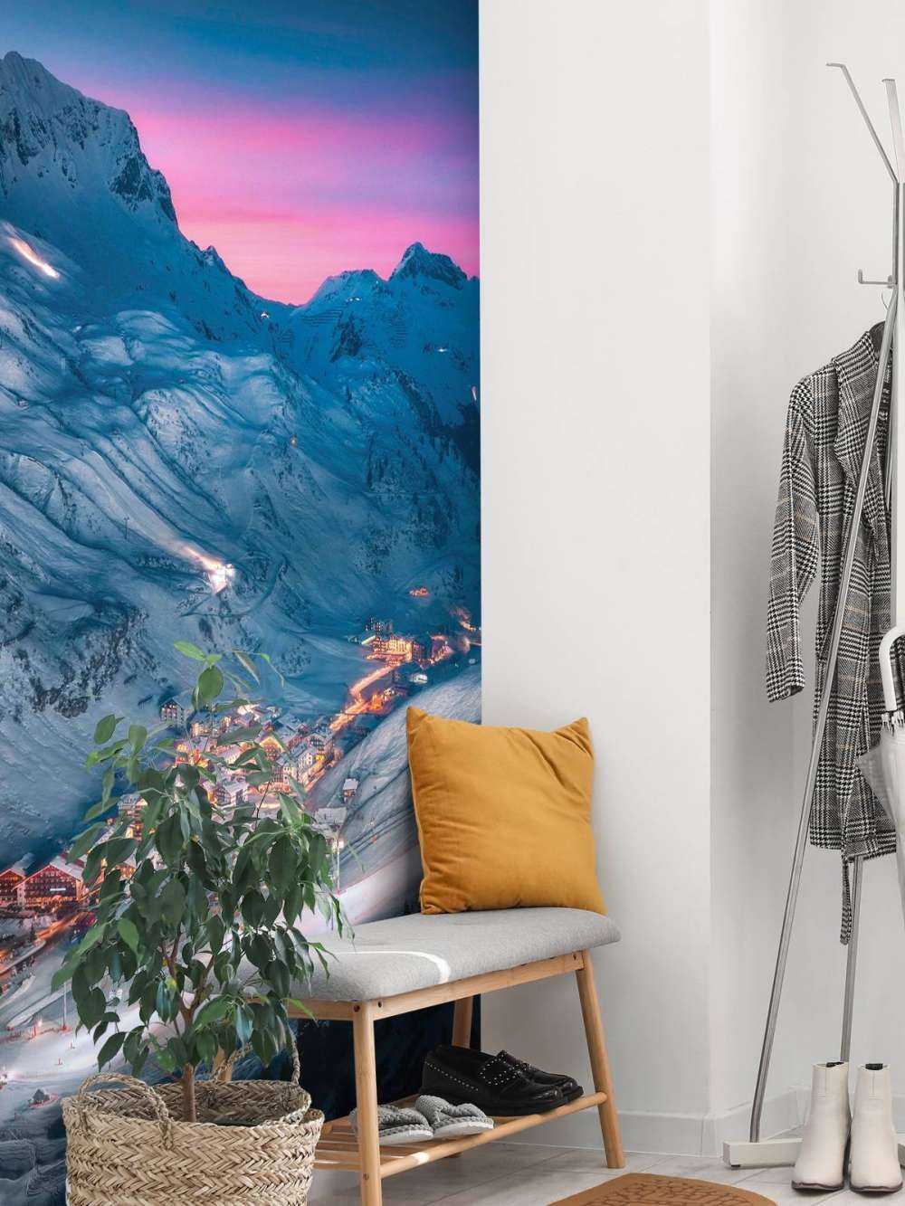 Sneeuwdorp onder paarse avondlucht