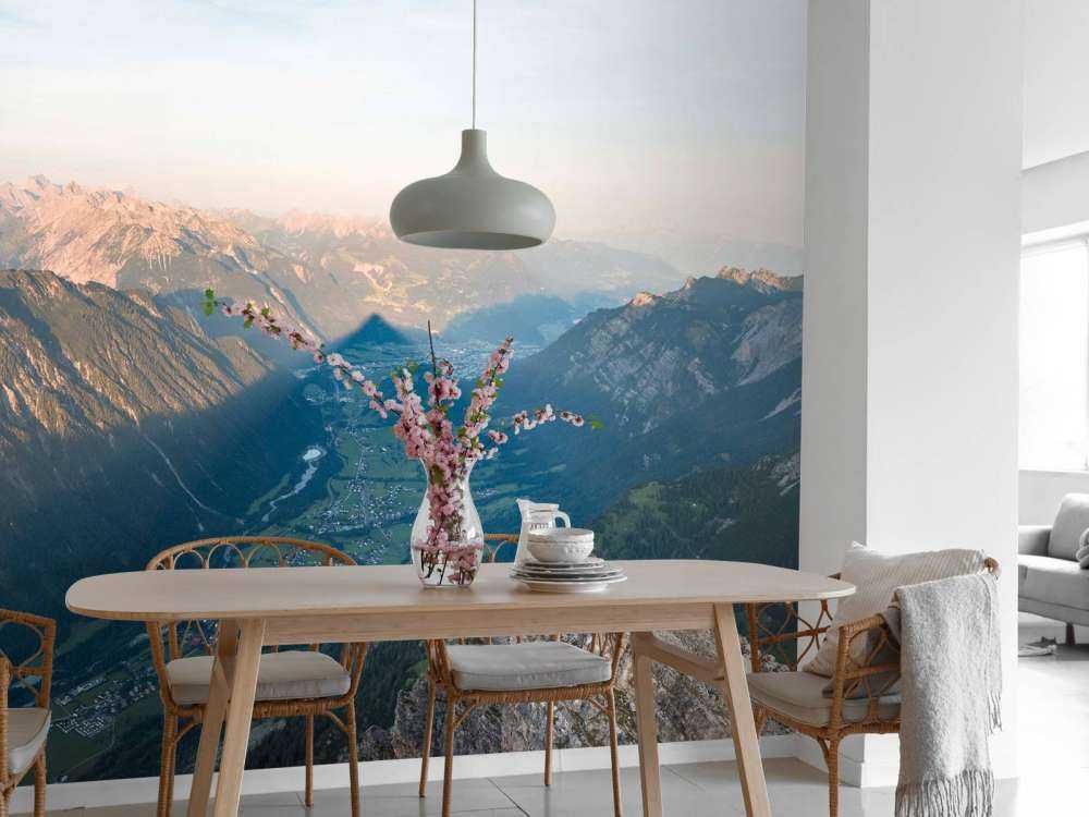 Valleischaduw in ochtendgloed