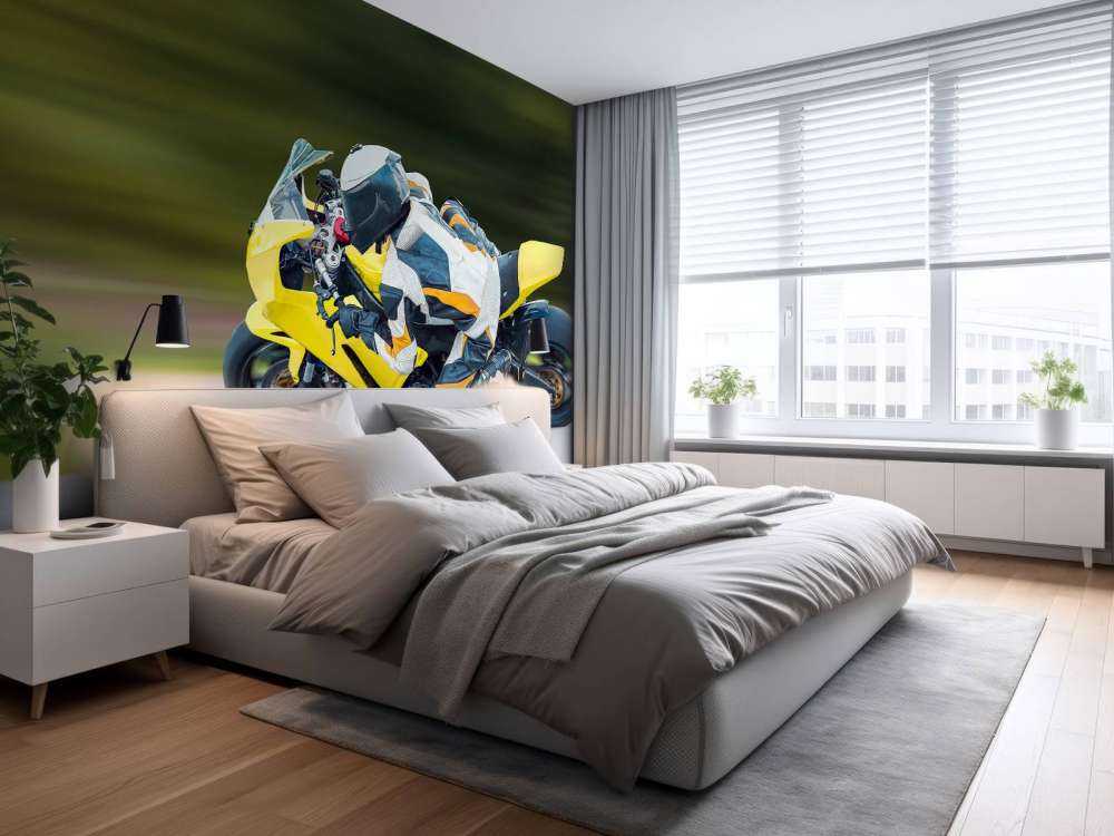 Gele motor maakt een scherpe bocht