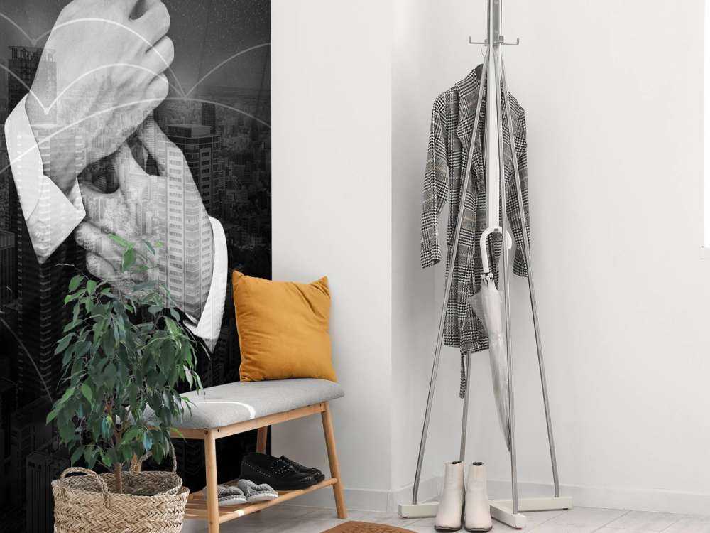 Zakenman met een wereldstad op de achtergrond