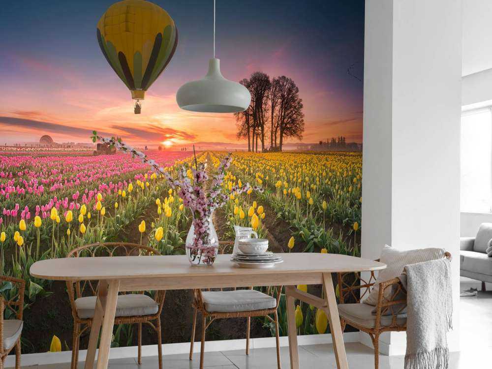 Roze gele tulpenveld