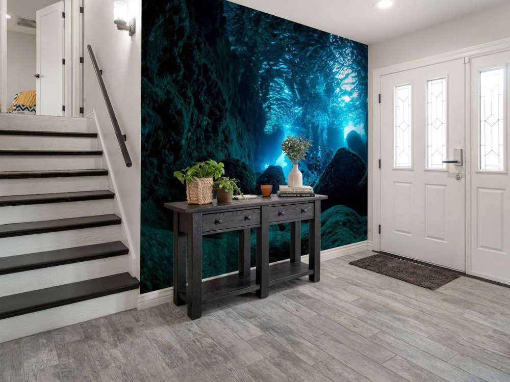 Zonnestralen in onderwater grot