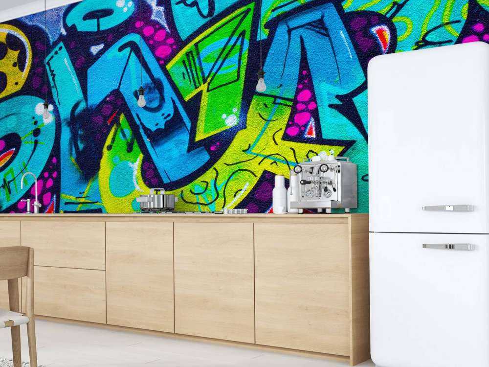 Kleurrijke graffiti creatie op een muur