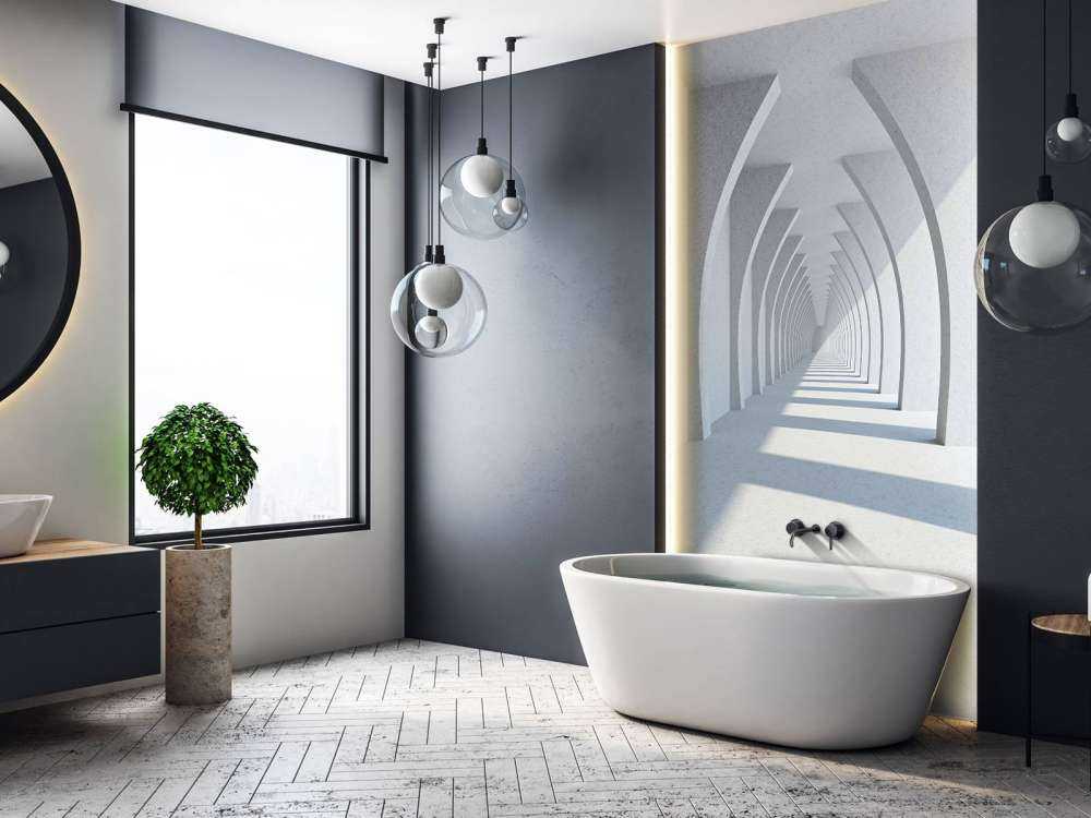 Een lange witte gang met grote zuilen