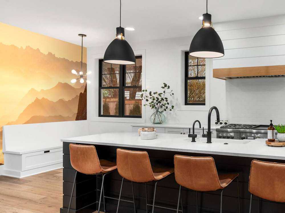 Gouden gloed over berglagen