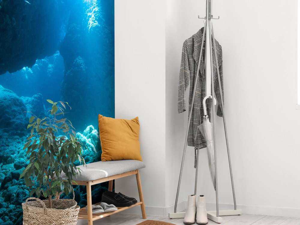 Donkere grot in de oceaan