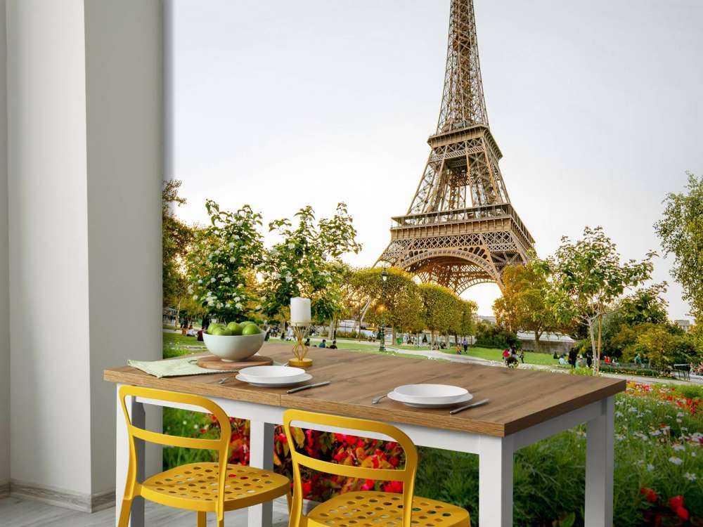 De Eiffeltoren vanuit het park