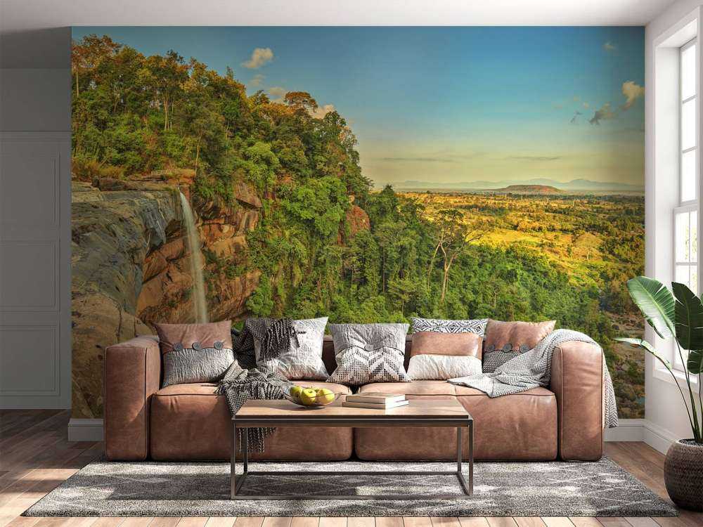 Waterval bij een klif