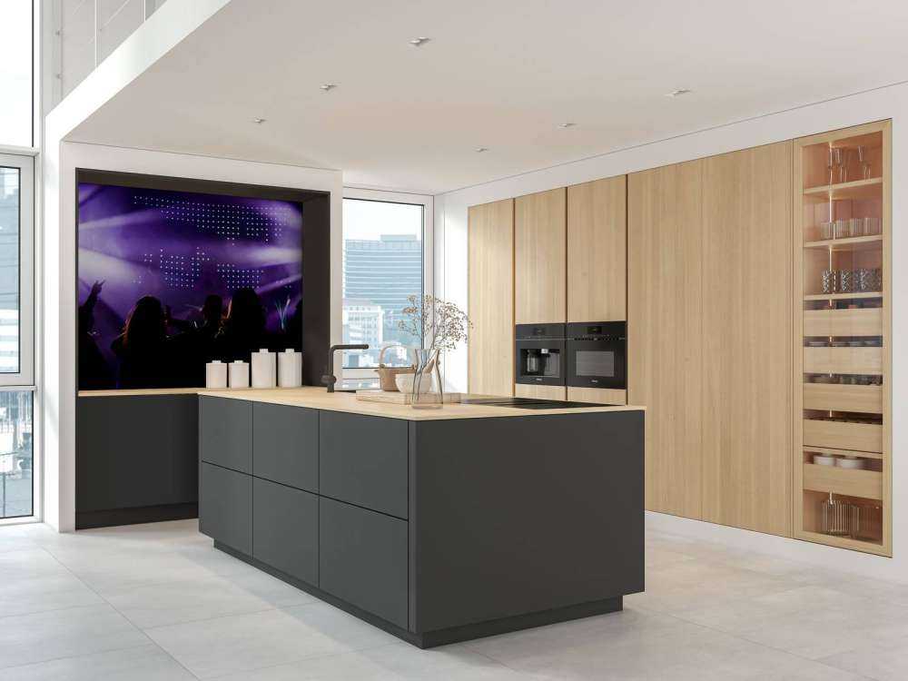 Feestende mensen in een club