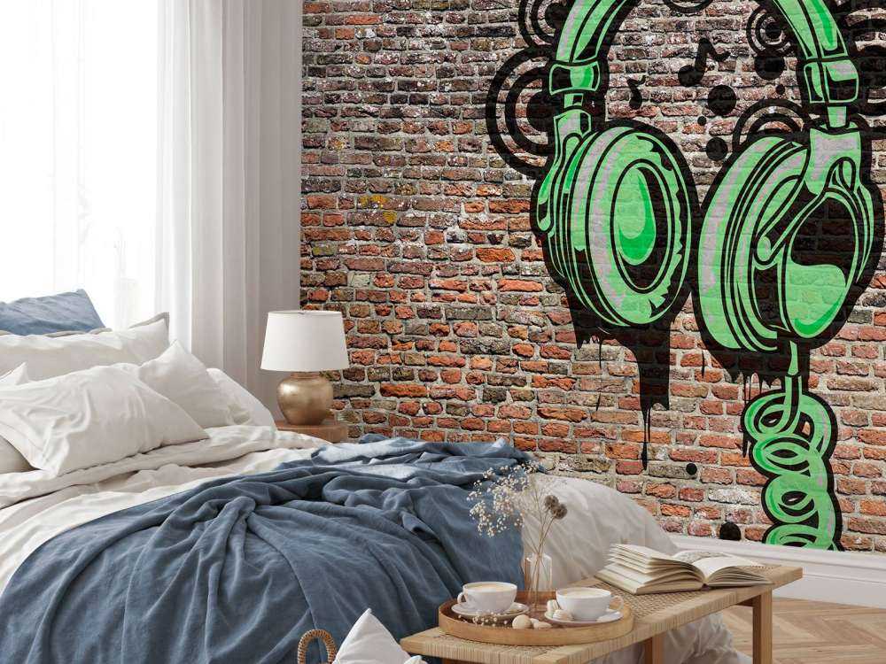 Graffiti op oude bakstenen muur