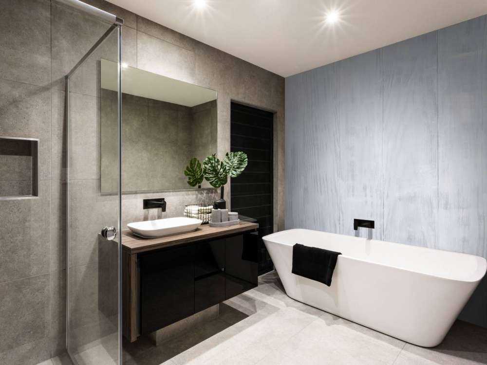 Verticale witte houten planken