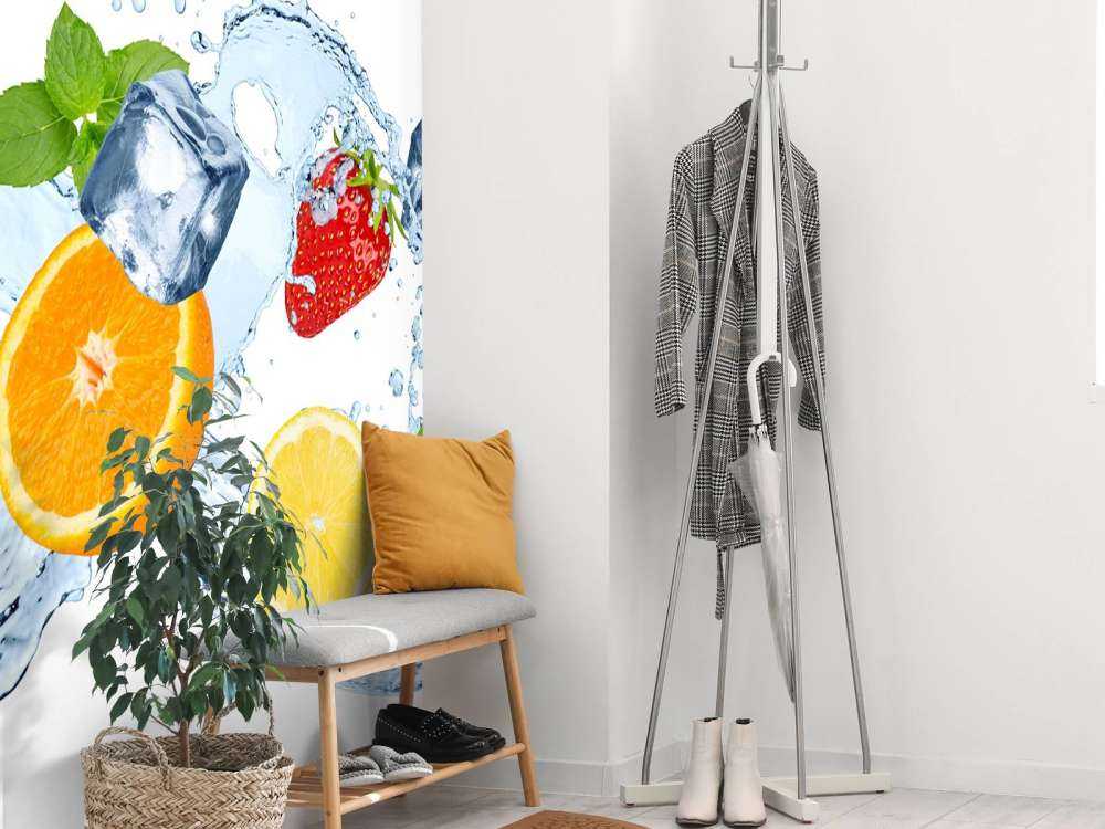 Verschillende fruitsoorten met water