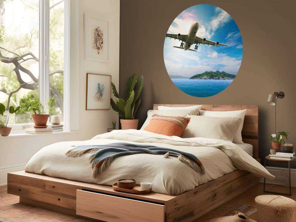 Passagiersvliegtuig boven een tropische zee