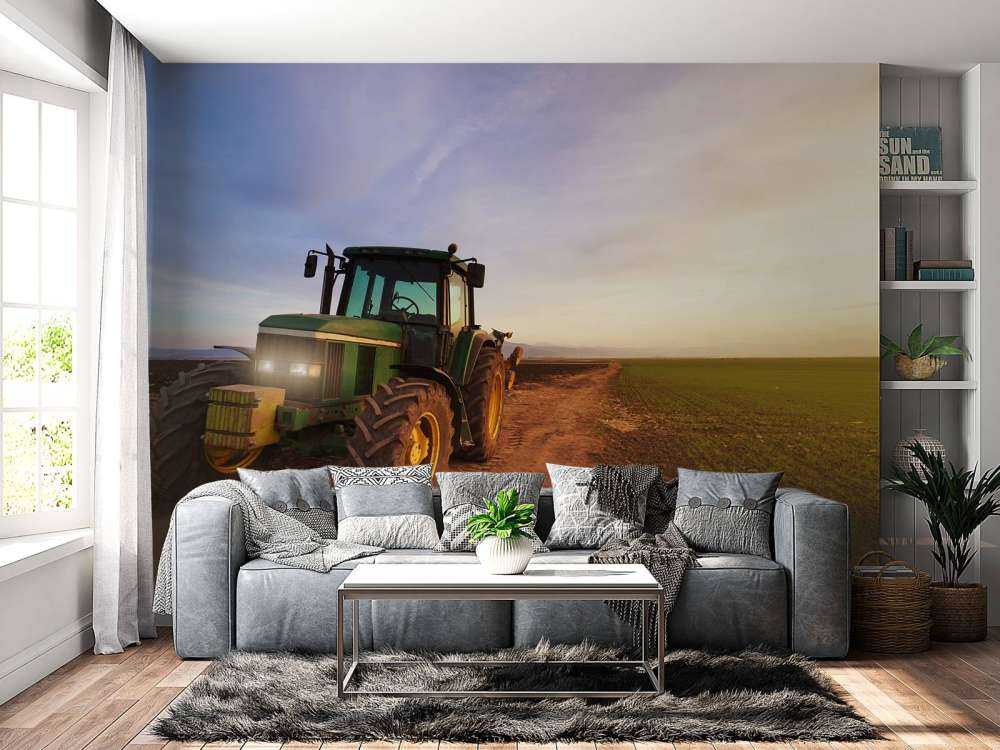 Tractor op een landweg