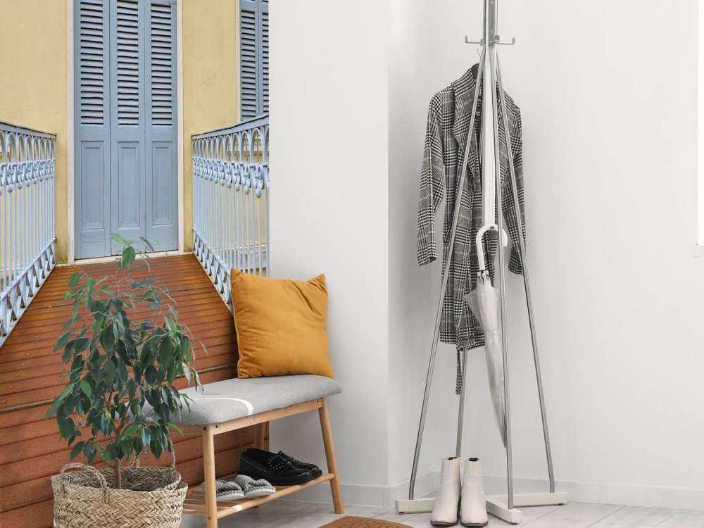 Bruggetje naar oud gebouw