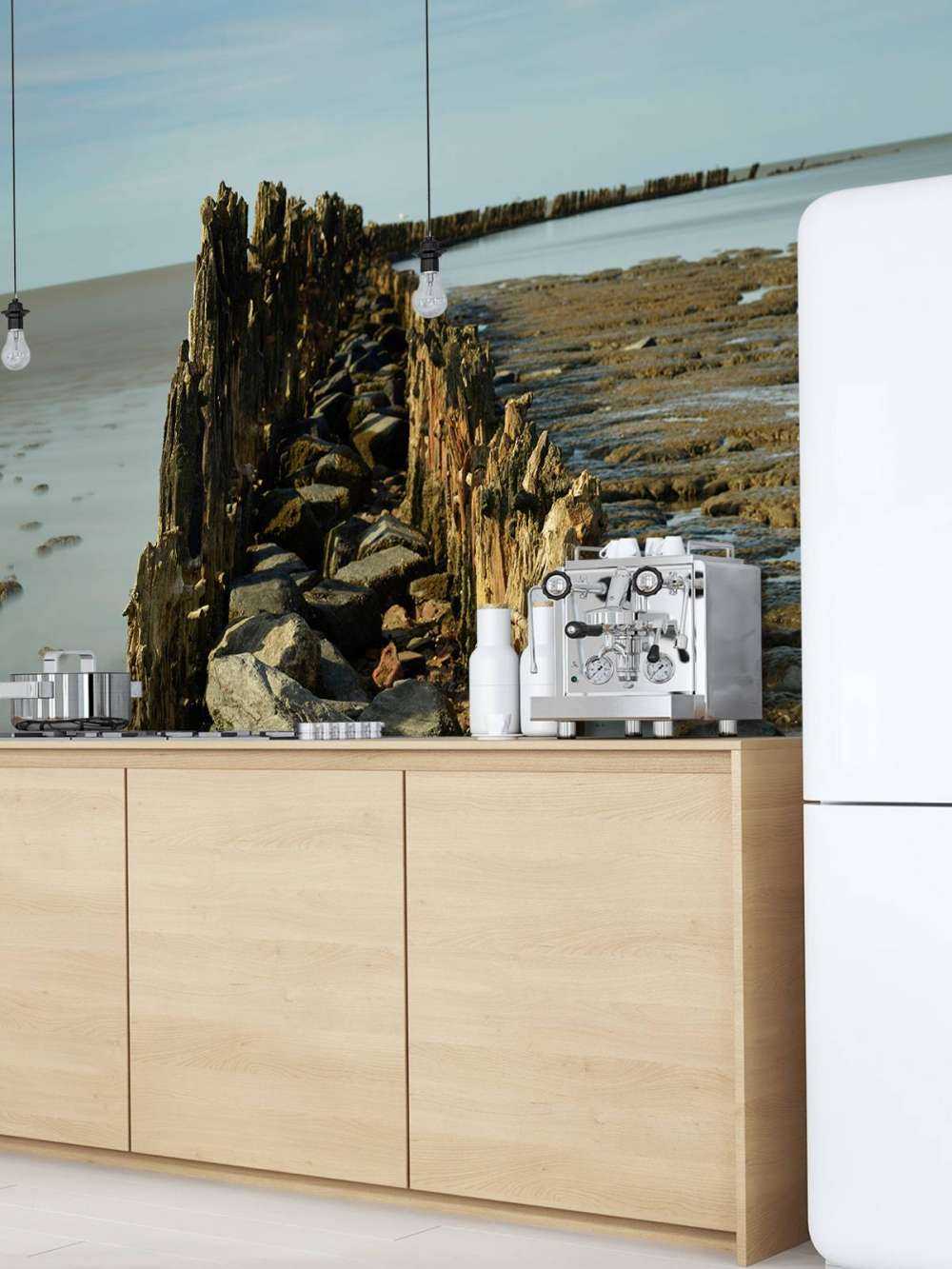 Golfbreker van hout en steen