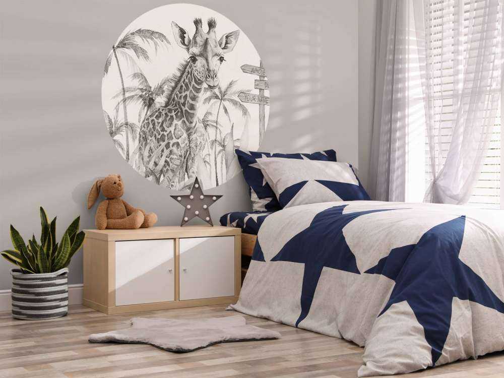 Baby giraffe in de jungle beige