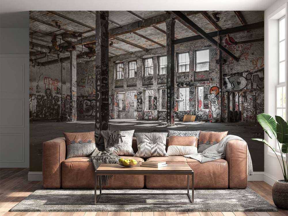 Verlaten pakhuis met graffiti