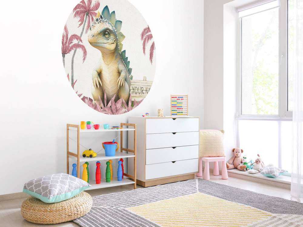 Baby stegosaurus in de jungle roze