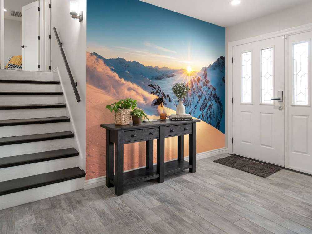 Skitocht bij zonsopkomst in alpen