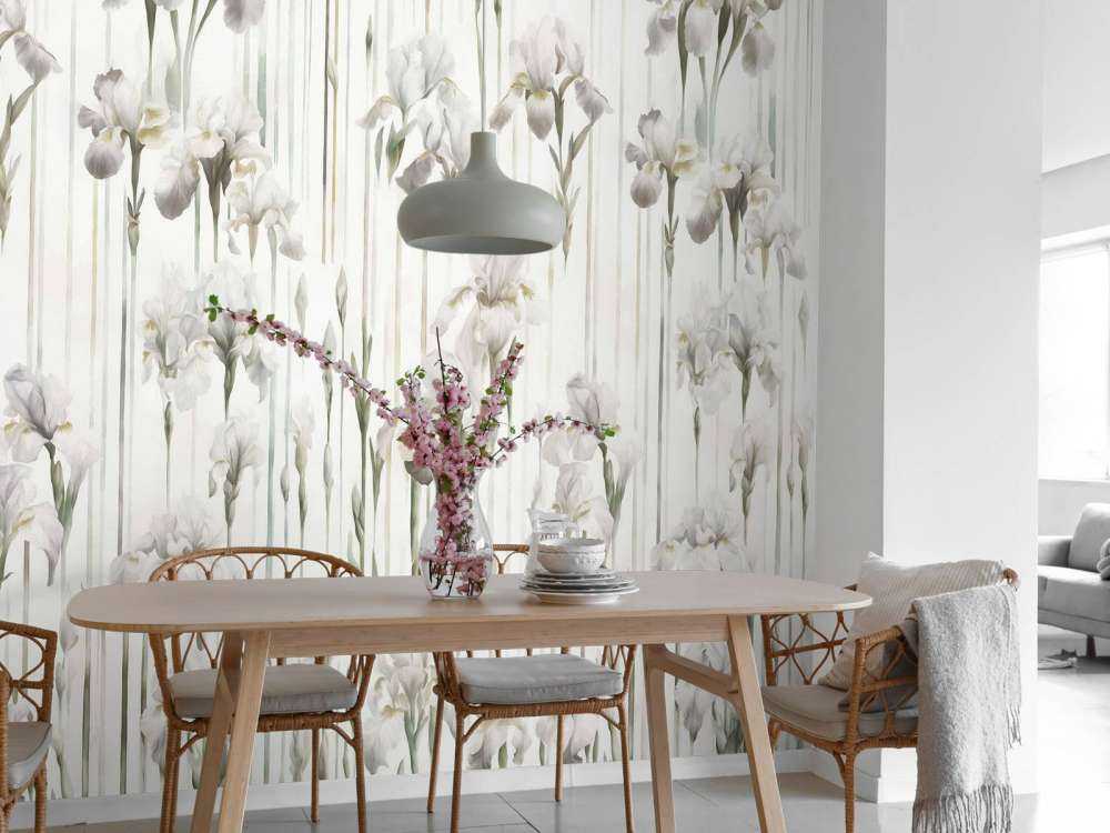 Irises and Stripes Seamless Beige